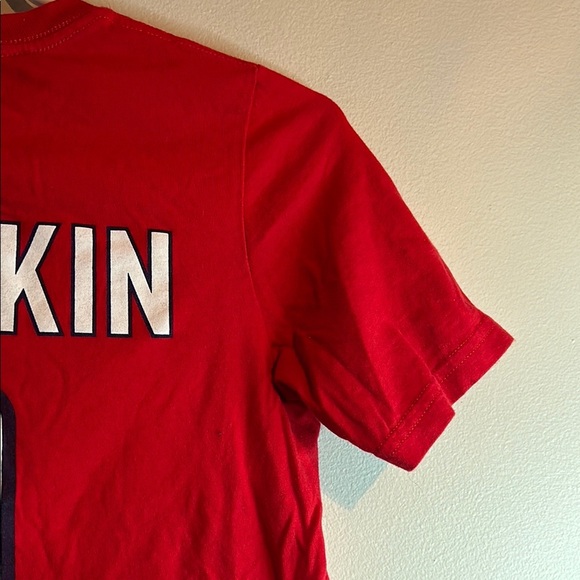 NHL Red Short Sleeve Tee with Capitals Logo - Picture 8 of 10